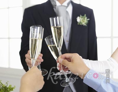 [新聞] 新人在婚禮宴會上的飲酒禮儀