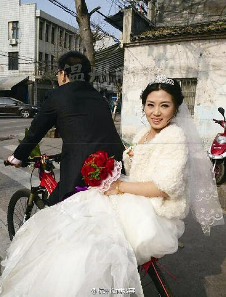 [新聞]  這場婚禮逆襲「只願坐在寶馬裡哭，不坐自行車笑」