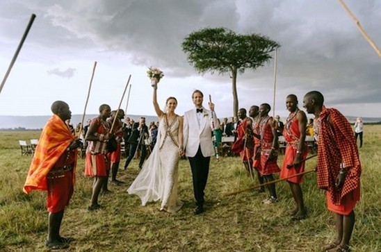 [新聞] 宛如《獅子王》美景！非洲野生婚禮部落獻祝福