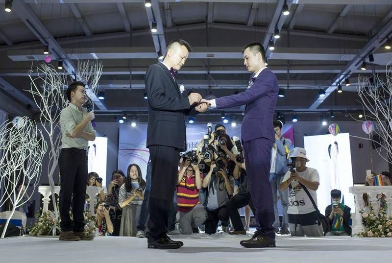 [新聞] 內地首宗同性戀婚姻維權情侶長沙舉行婚禮