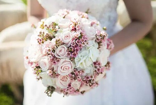 婚禮上新娘手捧花怎樣選比較合適？